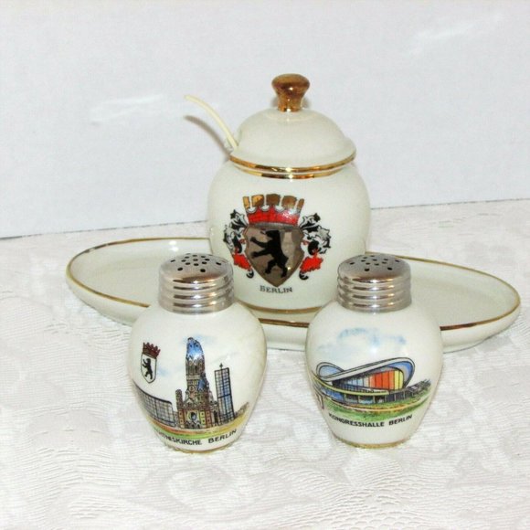 BERLIN Souvenir Condiment Set KRONACH Bavaria Porcelain Salt & Pepper Vintage - Picture 2 of 10